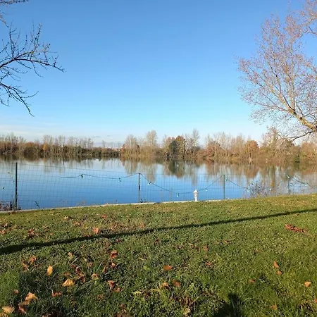 Maison Au Bord Du Avec Piscine Chauffee