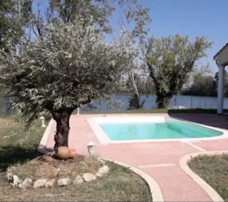빌라 Maison Au Bord Du Avec Piscine Chauffee